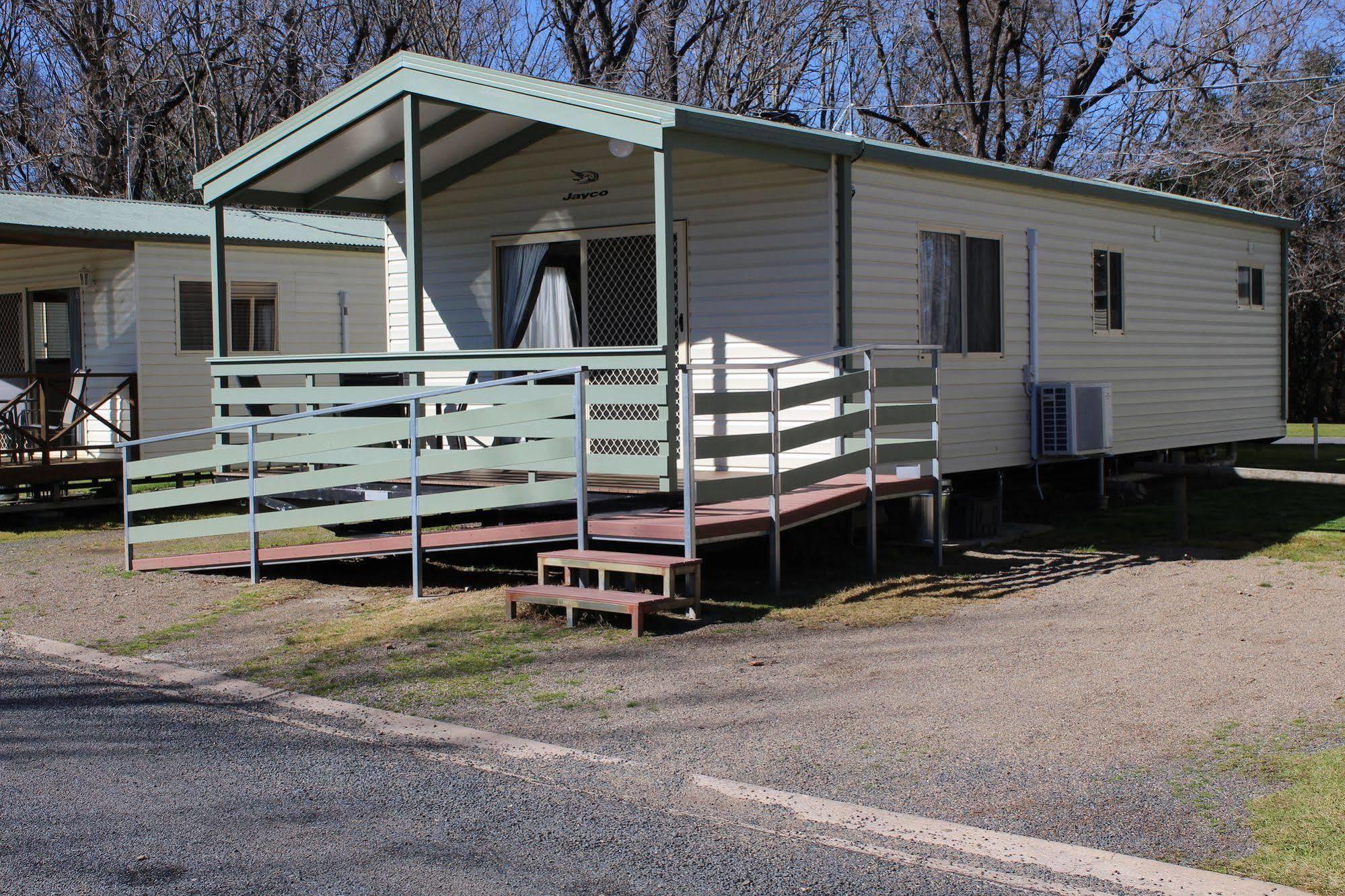 Riverglade Caravan Park Hotel Tumut Kültér fotó